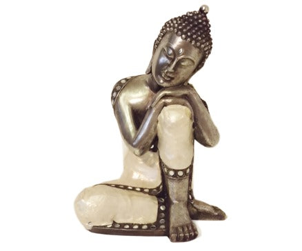 Stytta | Buddha, silfur og hvít (Mother of pearl sleeping Buddha), hæð 30cm.